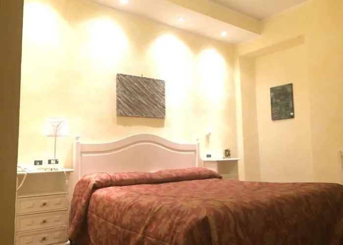 ゲストハウス Vecchio Pavone カゼッレ・トリネーゼ