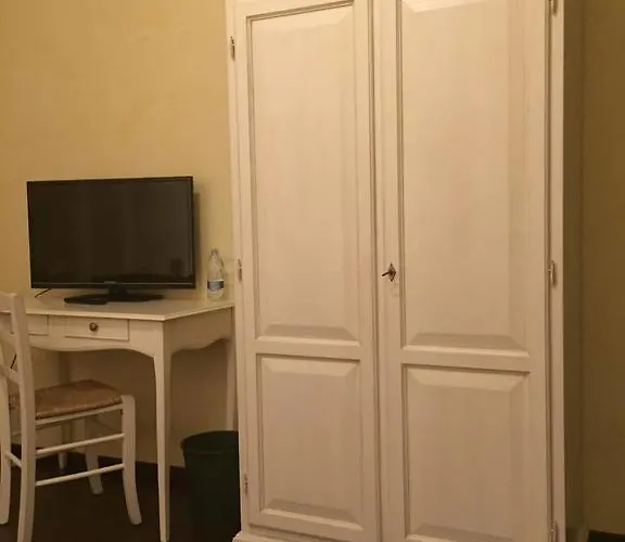 Vecchio Pavone ゲストハウス カゼッレ・トリネーゼ