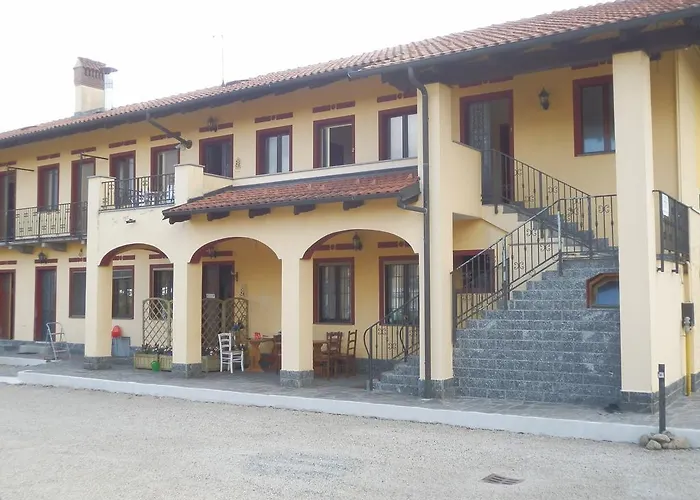 Vecchio Pavone カゼッレ・トリネーゼ