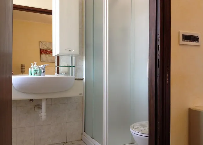 ゲストハウス Vecchio Pavone 2*